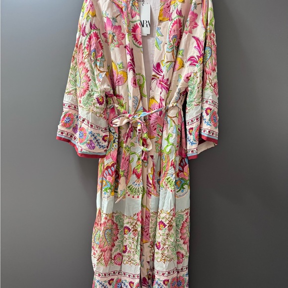 Zara Printed kimono satin dress with belt - Picture 14 of 15